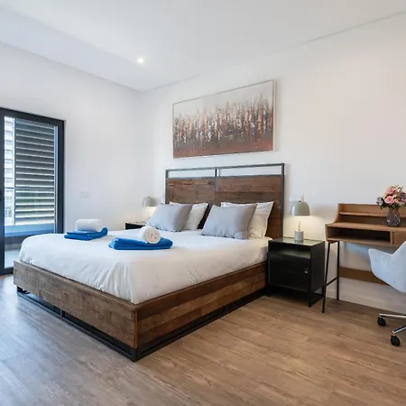 Luxury T2 With Ocean View Portimão